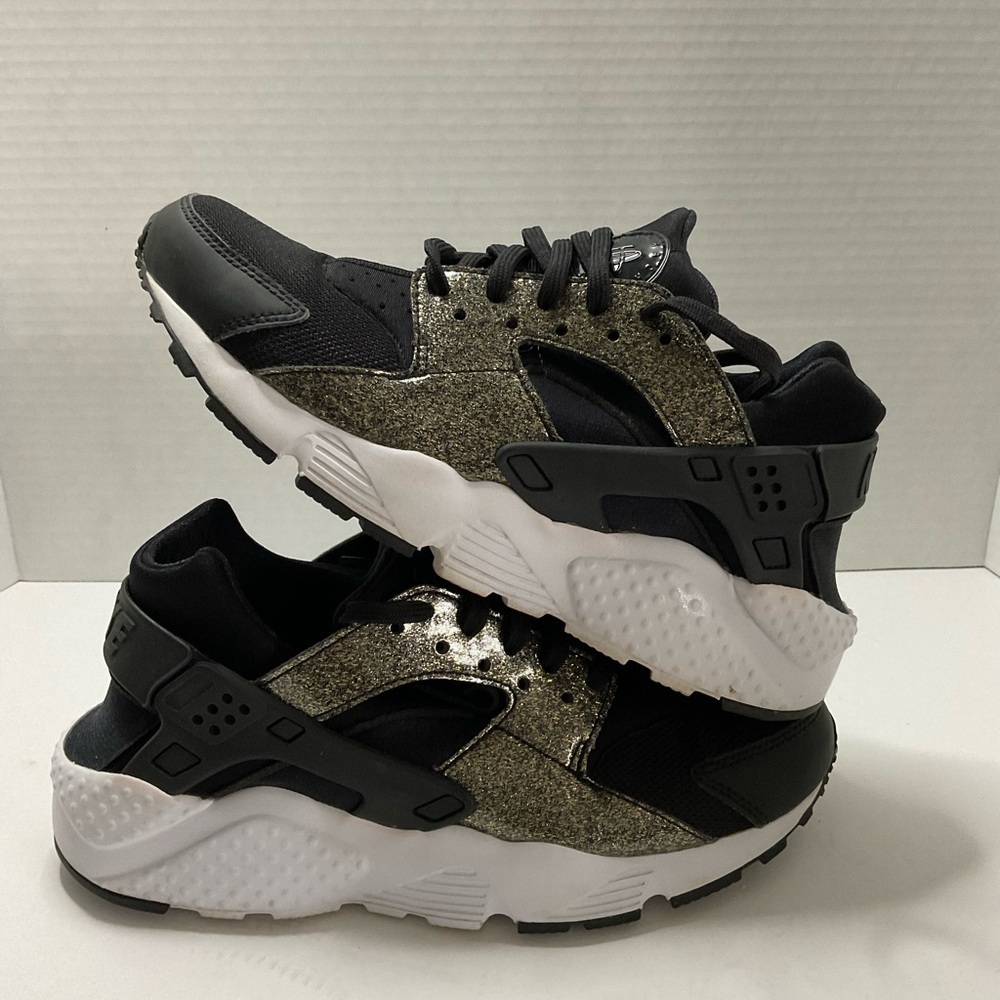 Nike Huaraches Black and Gold girls
